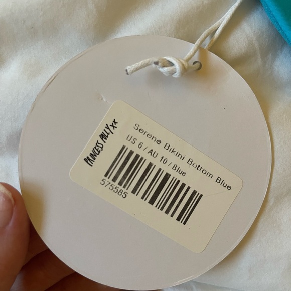 Never worn size 6 Princess Polly bikini bottoms - Picture 4 of 4